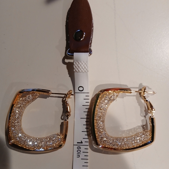 ✨️Gold Vermeil 4 side Gold Tone Mesh Post Earrings✨️ - Picture 10 of 15